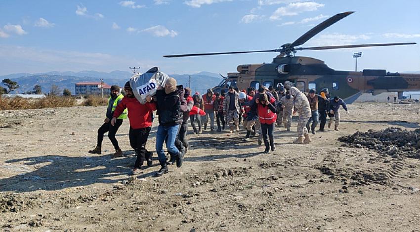 Kızılay gönüllüleri milletin yanında