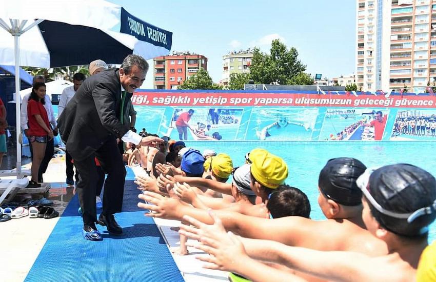 Çukurova'da havuzlar çocuklarla şenlendi