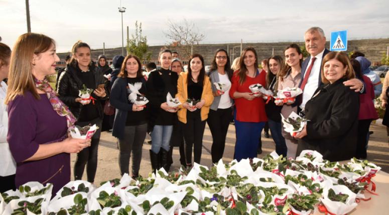 'Eşit topluma kadar omuz omuza mücadele sürecek'