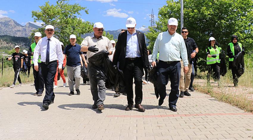 Pozantı’da Çöp Toplama Etkinliği Düzenlendi