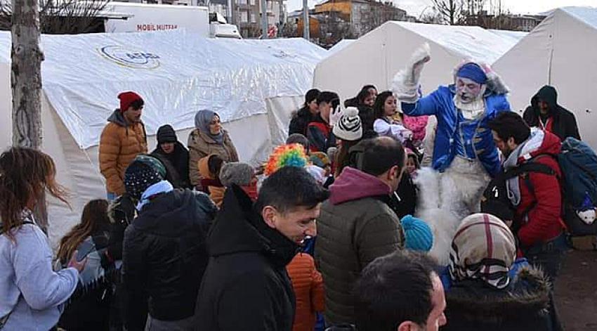 ‘Çocukları güldürün’