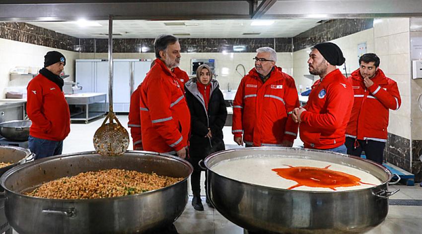 Kızılay canla başla sahada