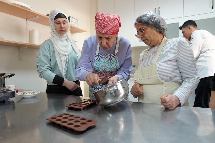 Ücretsiz çikolata ve pasta yapma kursu