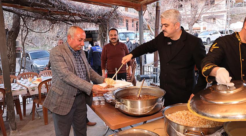 Pozantı Belediyesi’nin iftar programları başladı