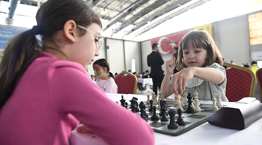 Büyükşehir destekli satranç turnuvası sonuçlandı