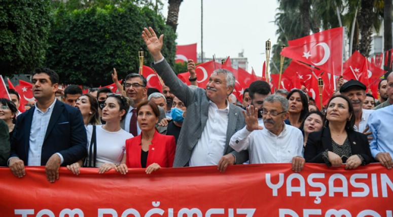 19 Mayıs yürüyüşü